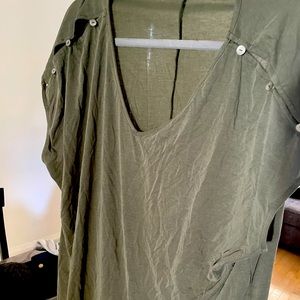 Most comfortable tshirt with cute buttoned sleeves